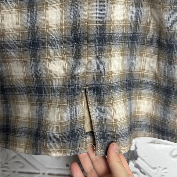 Old Navy Plaid Mini Skirt - Beige and Black - Picture 2 of 6